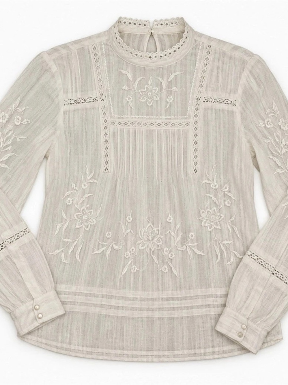 Jennifer & Grace Floral Embroidered Blouse in White Small Like New